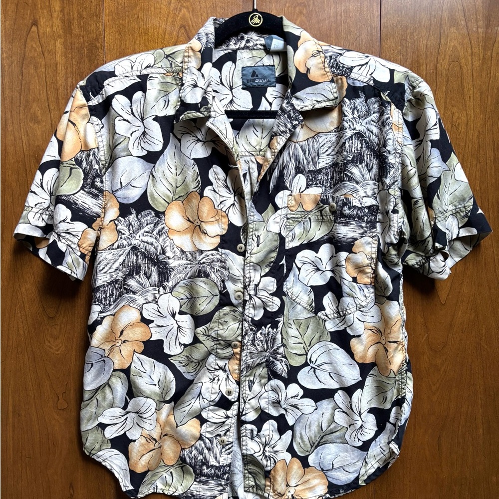 Vintage 1980’s Lizwear Kahala Style Floral Print Button Up Shirt Great for Party
